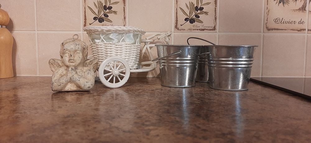 Кашпи за дребни цветя теменужка и кактуси