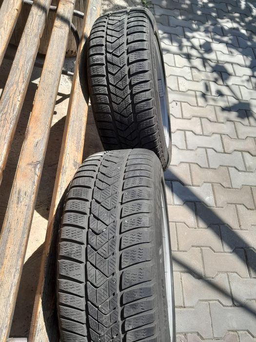 Jante BMW cu cauciucuri Pirelli iarna 225/55R17