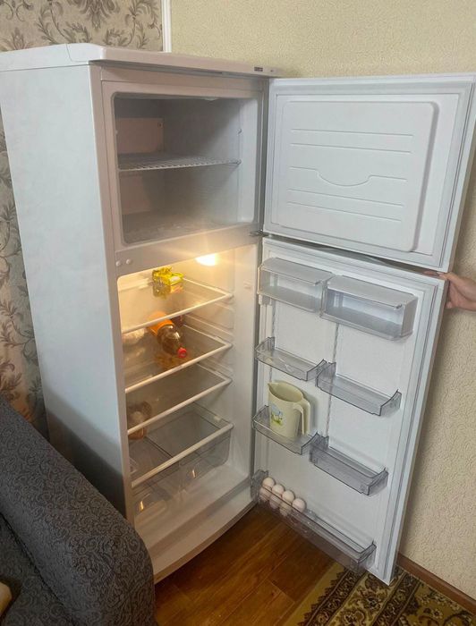 Продам холодильник Атлант