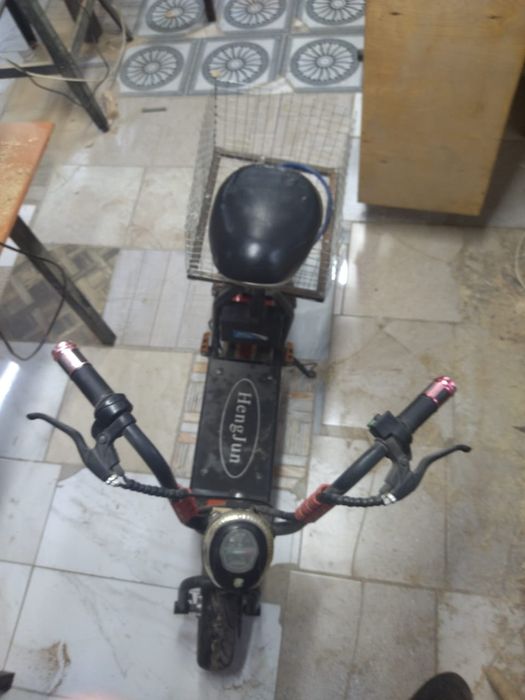 Электромопед в хорошем состоянии
