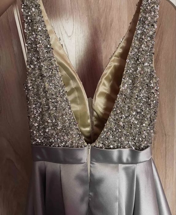 Платье вечернее