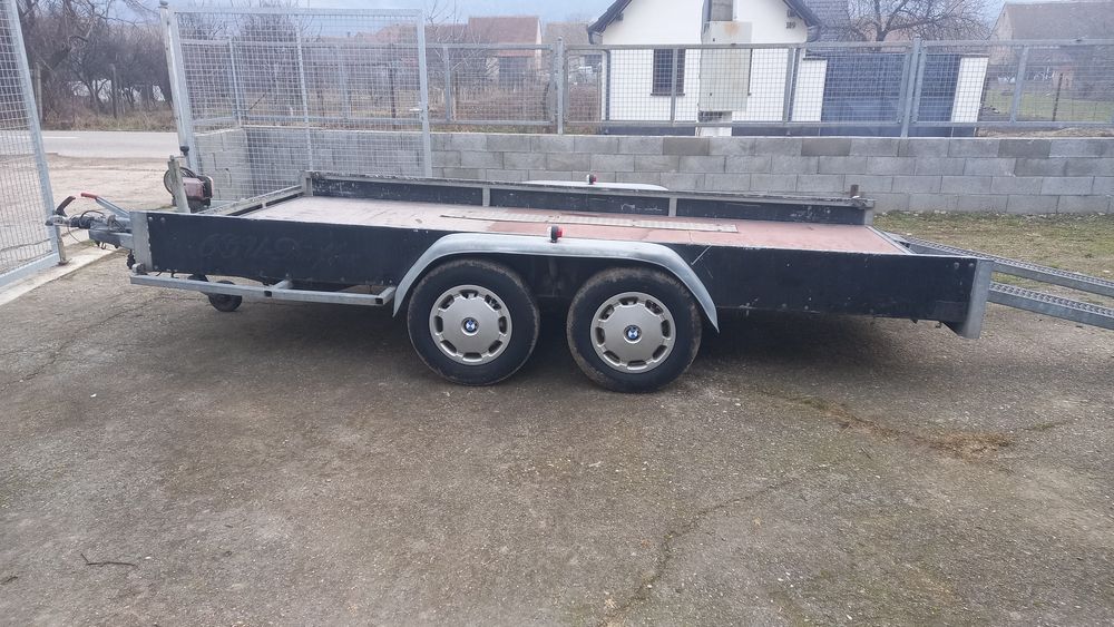 Remorca 2500kg platforma Humbaur