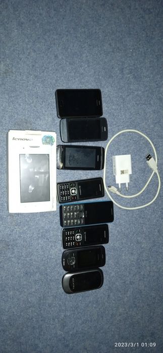 Телефони за части