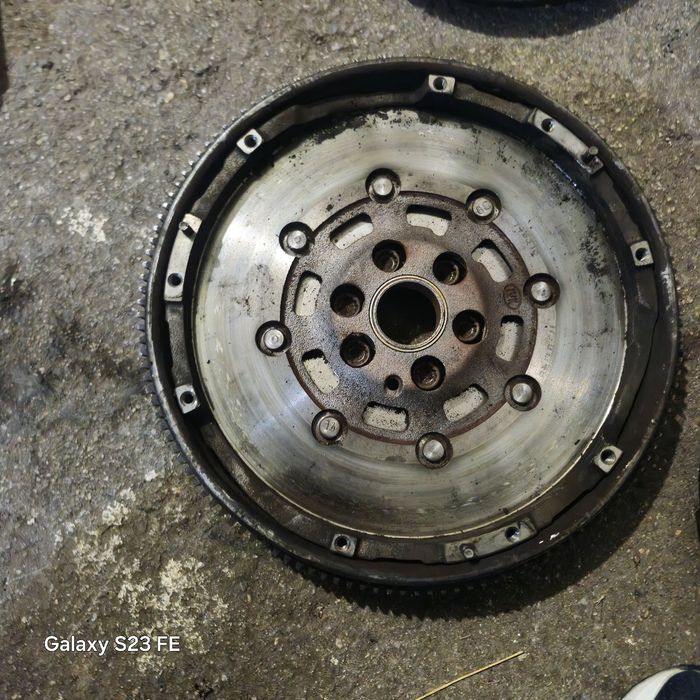 Съединител с маховик  комплект