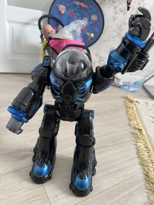 Робот игрушка в рабочем состоянии