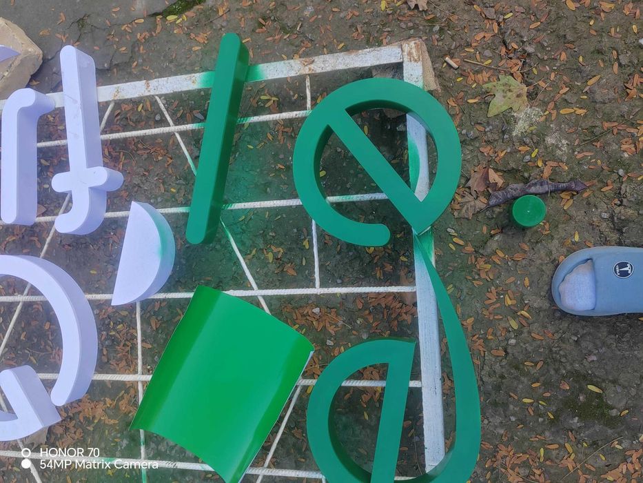 3D xarflar va bo'rtma harflar буквы коробы