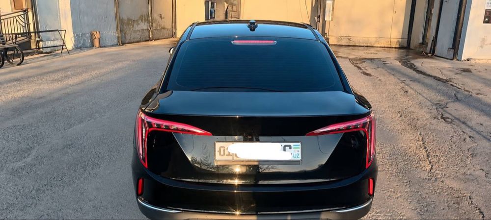 Hongqi e-qm 5 Срочно