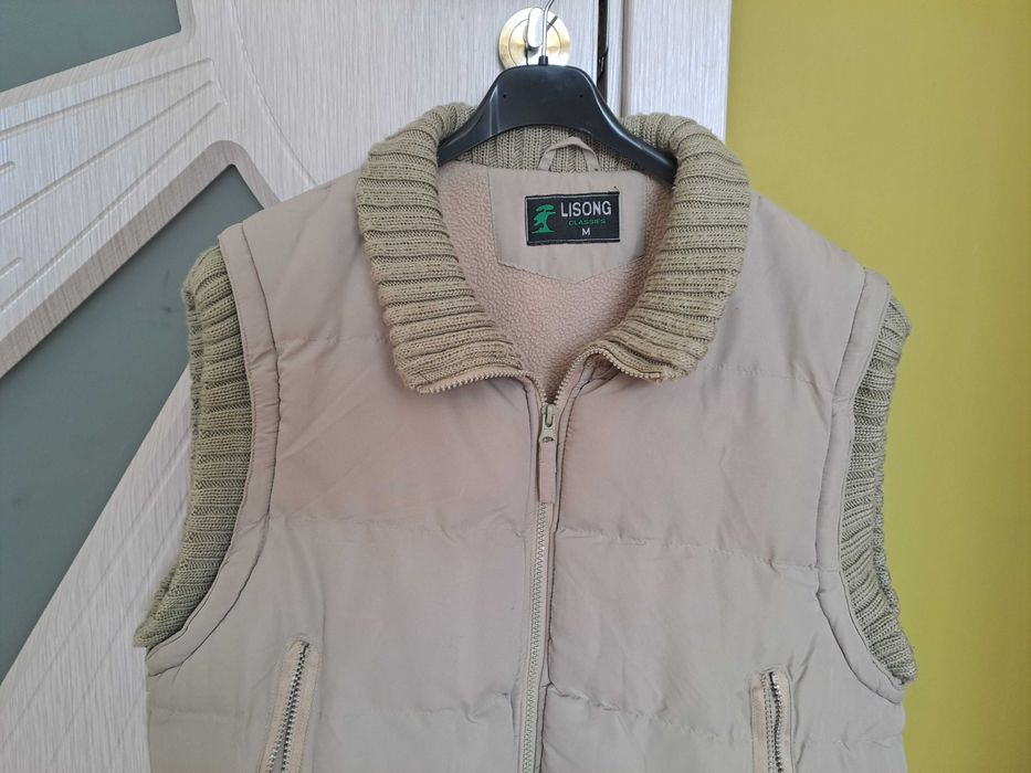 Топъл зимен елек с двойни джобове и ципове