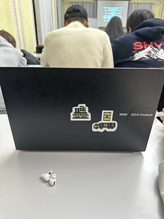 ASUS Vivobook 15 OLED 16GB 1TB