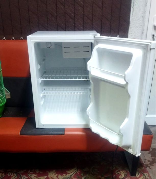 Продам мини холодильник