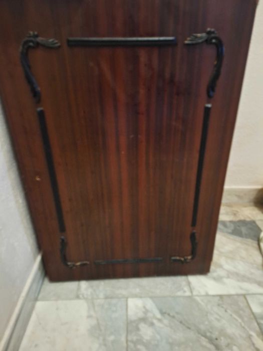 Подарявам шкафове от секции и две малки секции