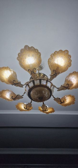 Большая люстра 8 рожковая