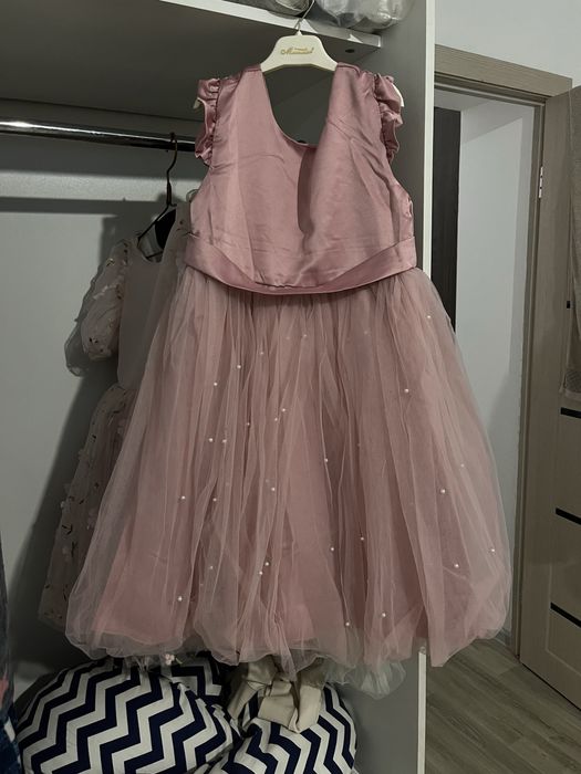 Продам платье детское .