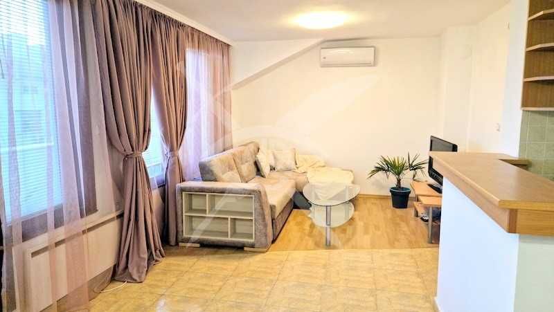 Продава се Тристаен апартамент в Бургас, Център - 105 кв.м за 1877 €/кв.м - Снимка #1