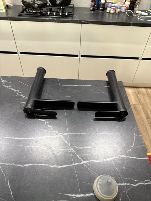 Продам 2 раковины, 3 смесителя