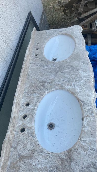 Раковина с зеркалом