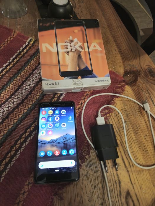 NOKIA 6.1 с Адаптер и силиконов кейс