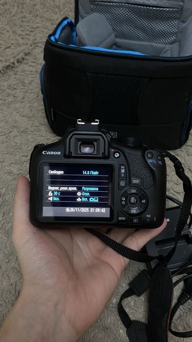 Продам фотоаппарат Cannon eos 1300D kit
