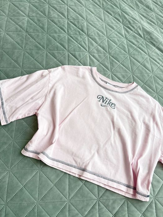 Светло розова тениска Nike
