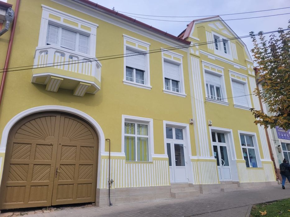 Spațiu de închiriat 40 m pătrați  în Reghin  zona central