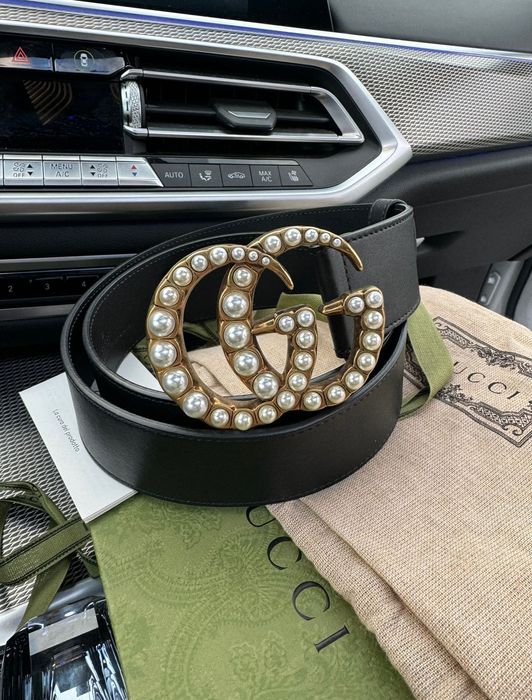 Curea originala Gucci Black Leather Belt With Perle Double G Buckle