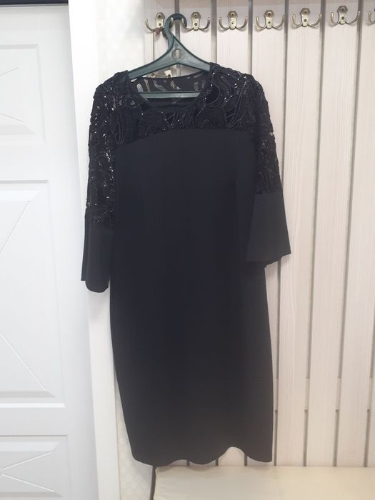 Продам чёрное платье