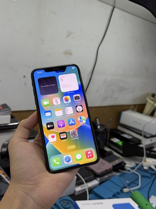 iphone 11 pro max 64gb срочни сотилади