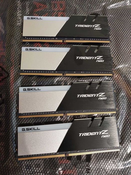 32GB DDR4 3600Mhz CL16 - G.Skill TridentZ Neo RGB