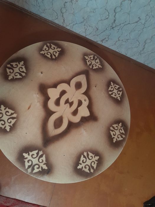 Продам круглый стол