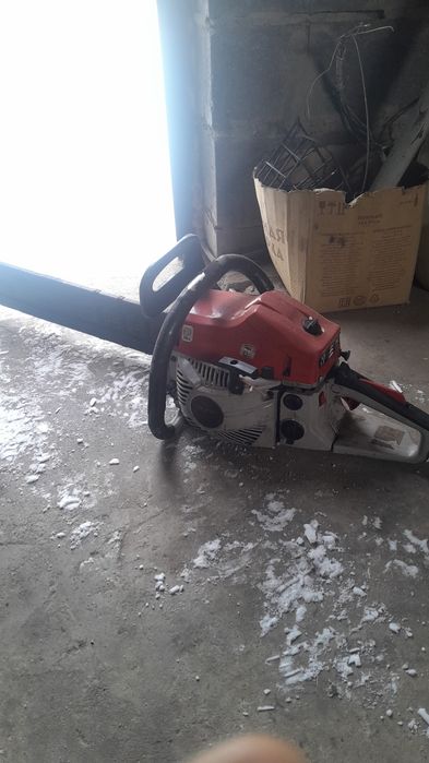 Продам бензапилу