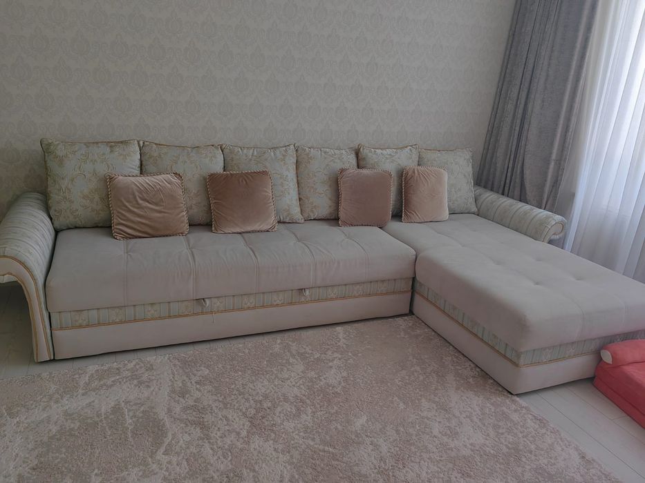 Раскладной, угловой, 4х местный диван