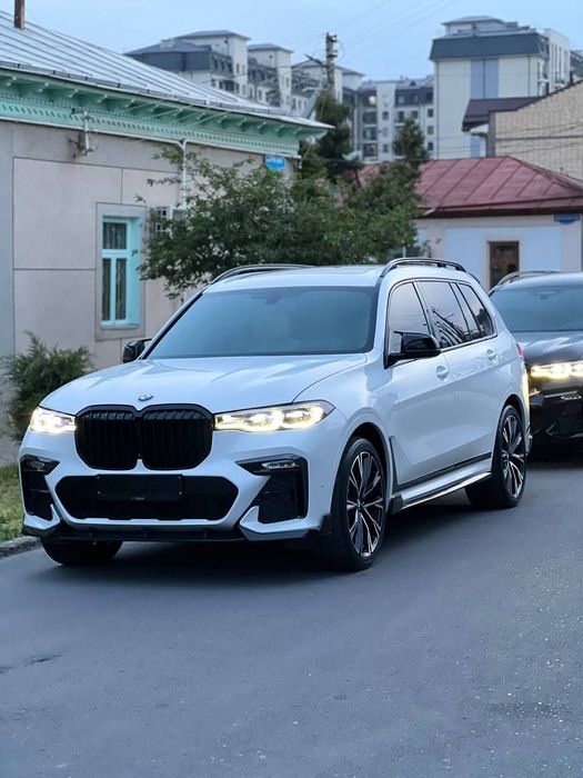 BMW X7 2021