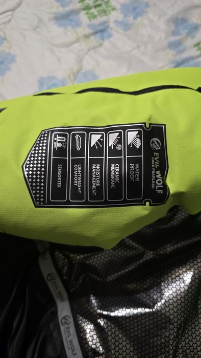 Продавам ски яке Еvil Volf