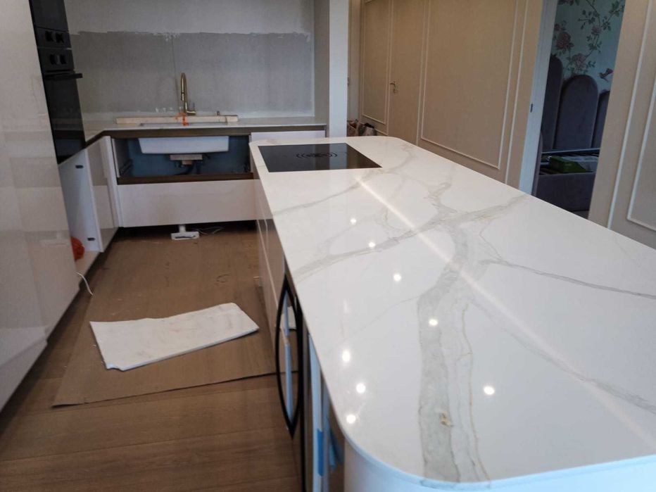 Blaturi de bucatarie din  quart Calacatta