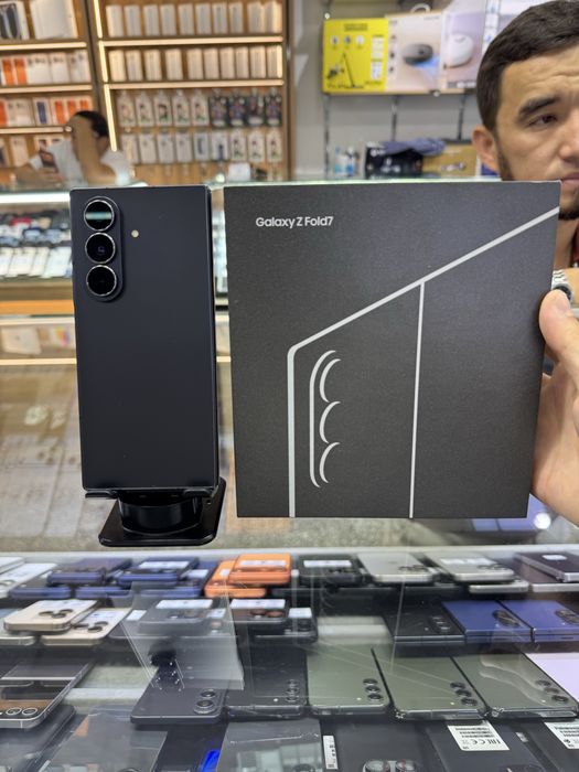 Samsung Z Fold 7 12/512 gb Vietnam holati yaxshi