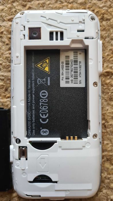 Продавам HTC Dream G1 първият андроид телефон