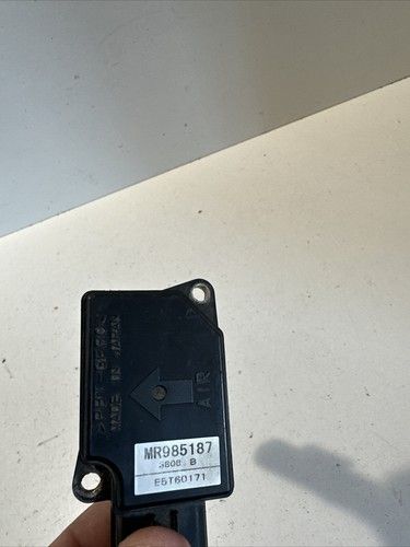 Дебитомер за въздух за Mitsubishi Grandis 2.4 бензин (2004) MR985187