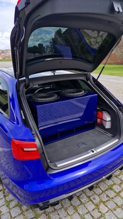 Vând incintă subwoofer 2x15 90 lățime x52 înălțime x58 adâncime.