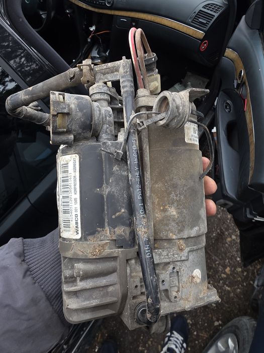 Компресор за въздушно окачване за възглавници на Mercedes W211