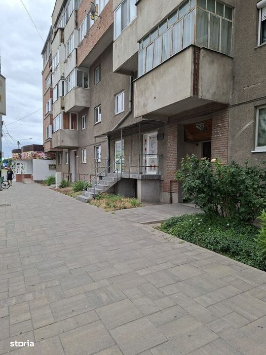 Apartament cu 4 camere de vanzare/centru Turda