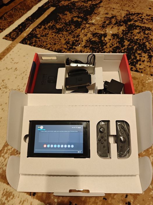 Consola Nintendo Switch + Joc Zelda BOTW