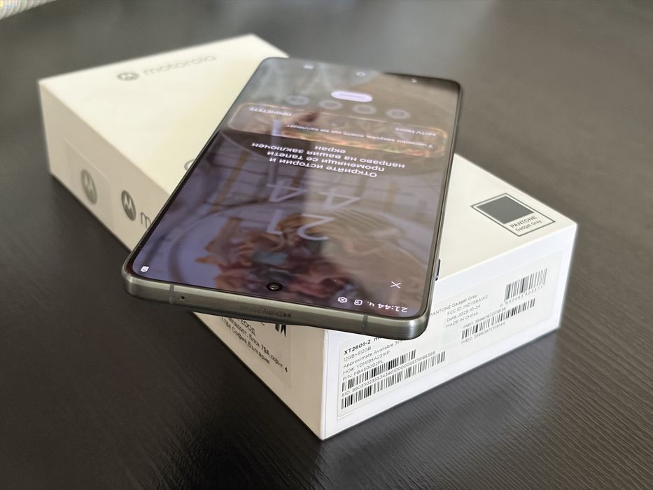 Бартер! Motorola Edge 70 512 GB Pantone-Gray