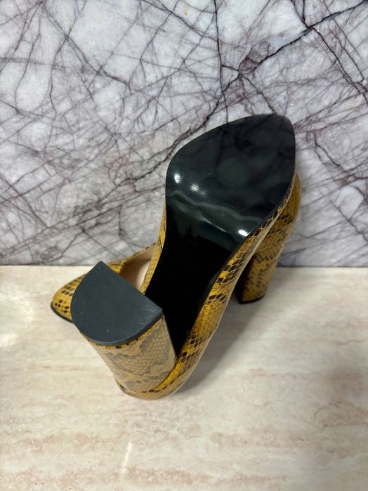 Pantofi noi cu toc, piele naturala, marimea 36 EU, model animal print