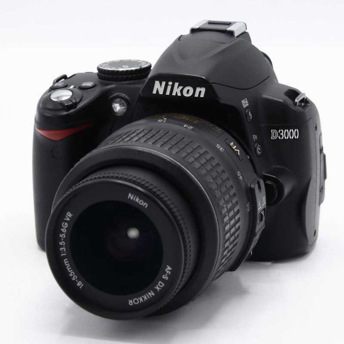 Aparat foto Nikon D3000 + Obiectiv 18-55mm | UsedProducts.Ro