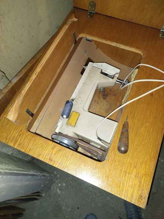 Крачна шевна машина