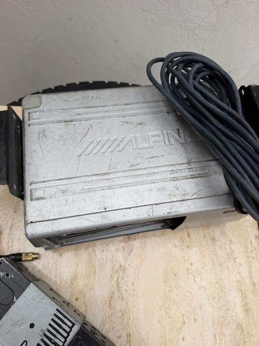 Casetofon DVD Alpine ! Ecran Retractabil/Magazie 12 Cd