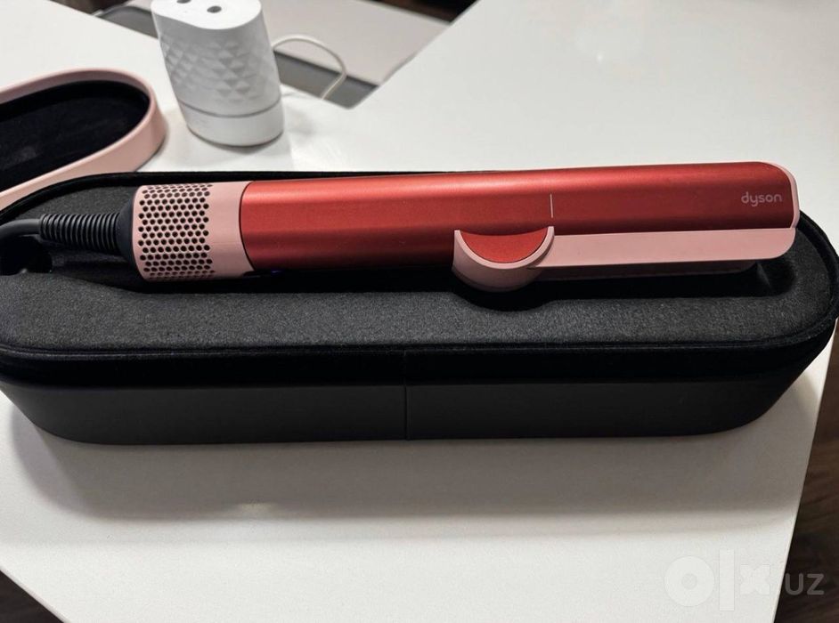 Dyson Airstrait HT01