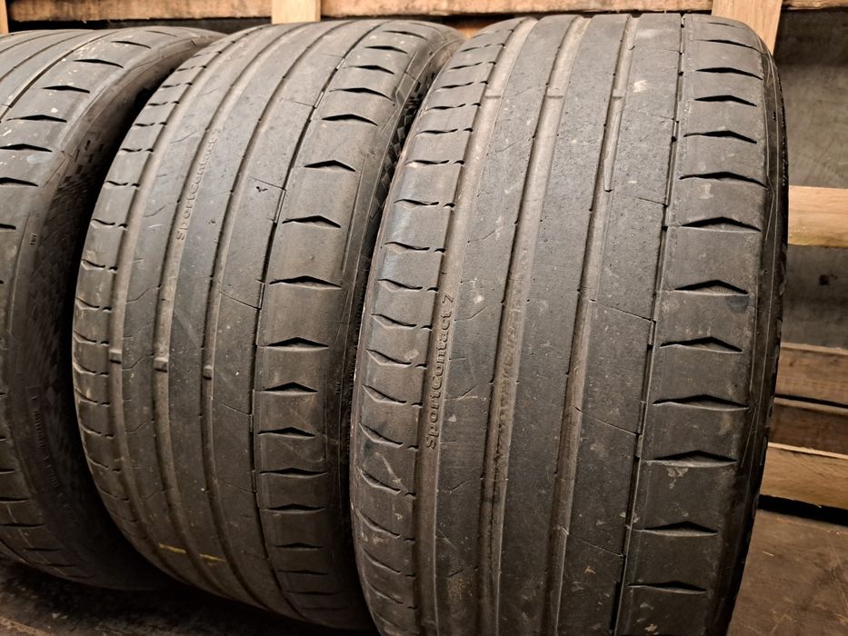 Set anvelope 295/35 R21 cu 265/40 R21 Continental dot 2023