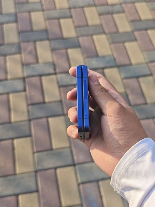 Samsung flip 7 blue