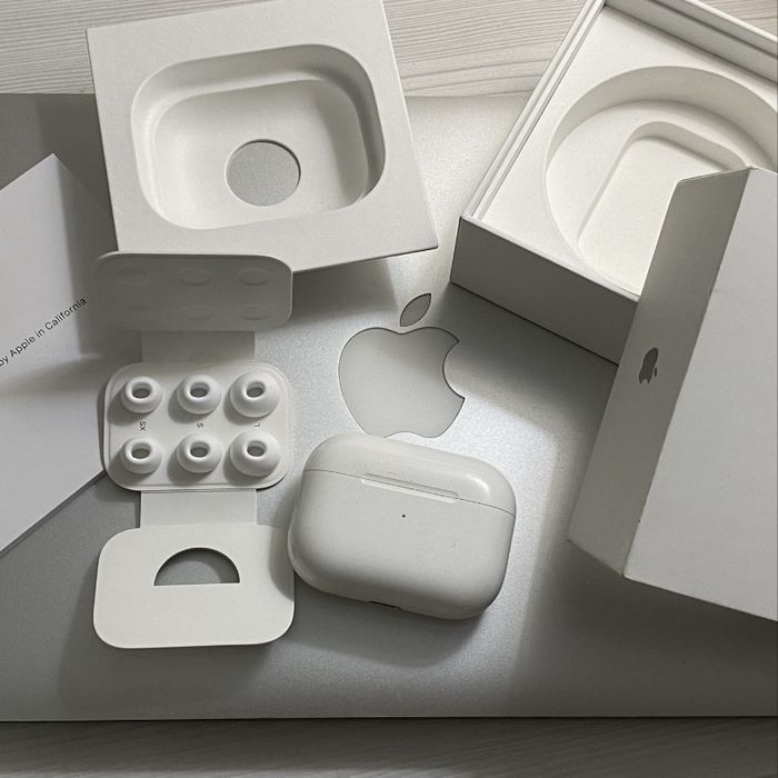 AirPods Pro 2 · 4 месяца с покупки
